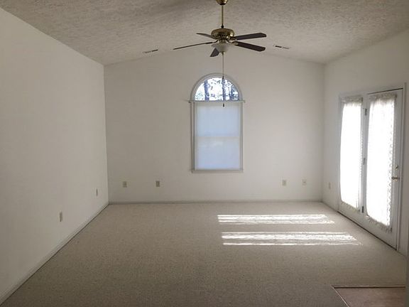 4th image of 105 Beaver Creek Dr