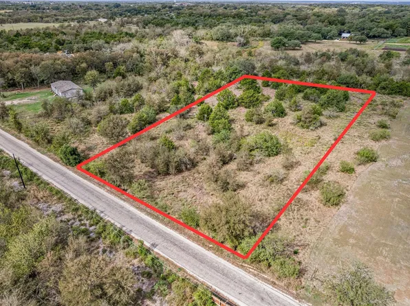 271 Crooked Rd, Dale, TX 78616