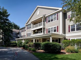 34 Meeting House Ln APT 111, Stow, MA 01775