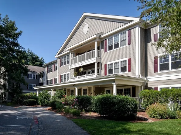 34 Meeting House Ln APT 111, Stow, MA 01775