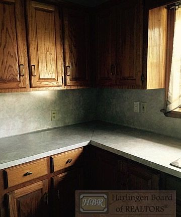 5th image of 713 E Sul Ross Ave