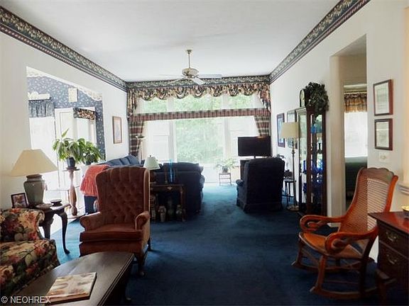5th image of 1422 Golden Ln