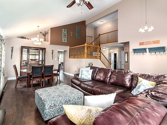 3rd image of 2501 Falls Ct