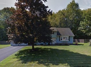38 Guilder Pl, Ballston Lake, NY 12019