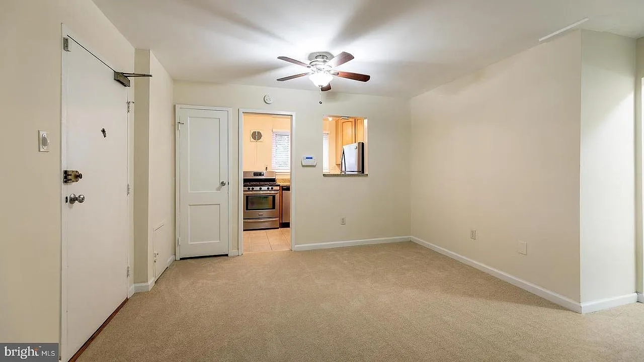 10410 Montrose Ave — Photo 2