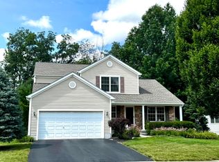 3884 Black Pine Dr, Grove City, OH 43123