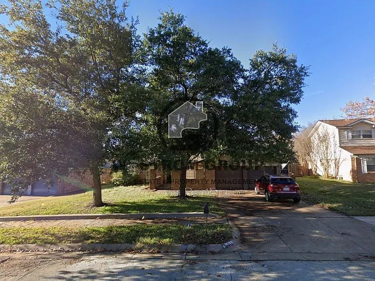 913 Gettysburg Pl — Photo 1