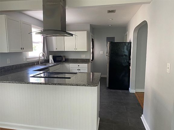 5th image of 4034 Dellwood Ave