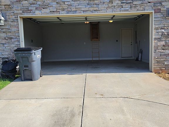 2nd image of 319 Gibson Cir