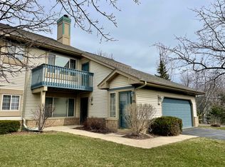 22099 Davidson Rd APT 201, Waukesha, WI 53186