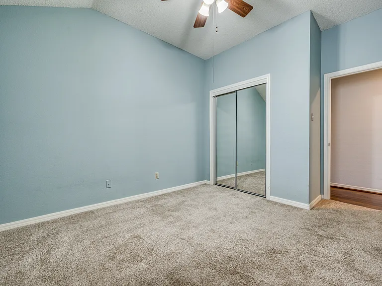 804 Santa Fe Trl — Photo 18