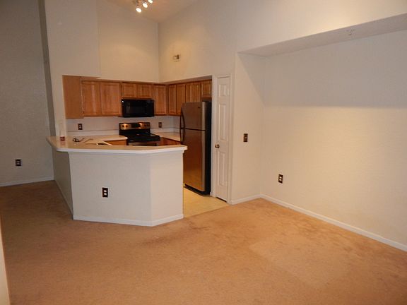 5th image of 13015 Plantation Park Cir APT 1039