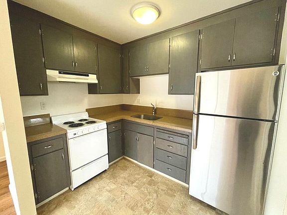 3rd image of 442 Elizabeth St APT 4