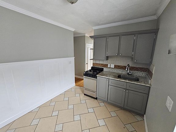 2nd image of 19 Bowditch St #1