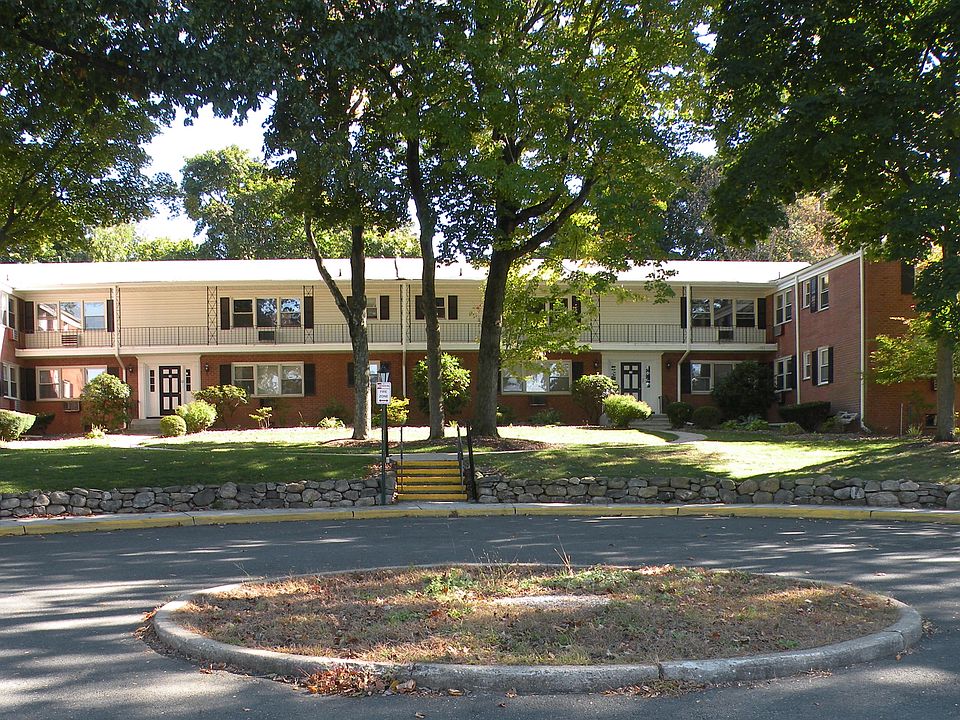 1st image of 13 Sussex Ct #312