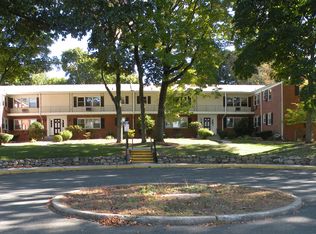 13 Sussex Ct #312, Suffern, NY 10901