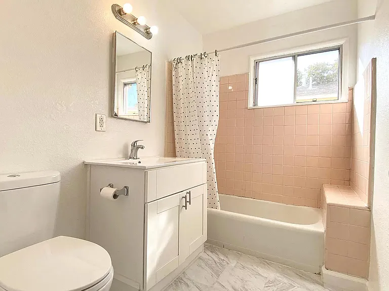 2021 Cloverfield Blvd — Photo 10