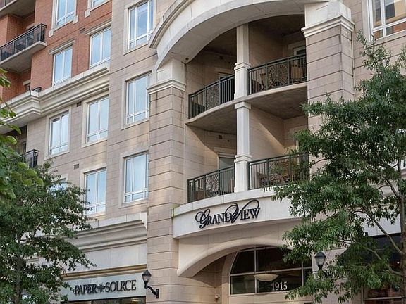 2nd image of 1915 Towne Centre Blvd Unit 810