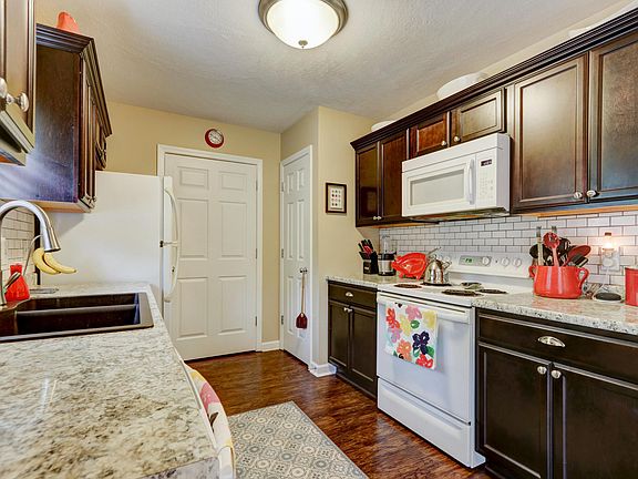 5th image of 7843 Cody Ln