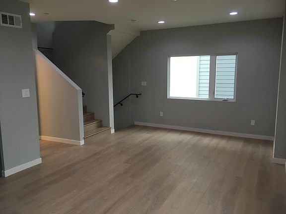2nd image of 646 N Serrano Ave #B