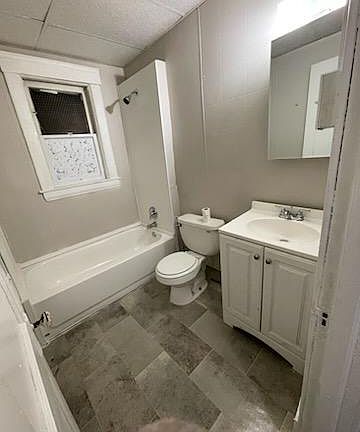 3rd image of 563 E 118th St #6