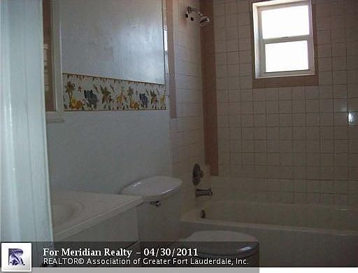 4th image of 523 NW 11th Ave