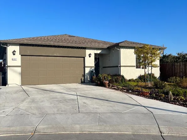 4897 E Goshawk Ct, Stockton, CA 95215