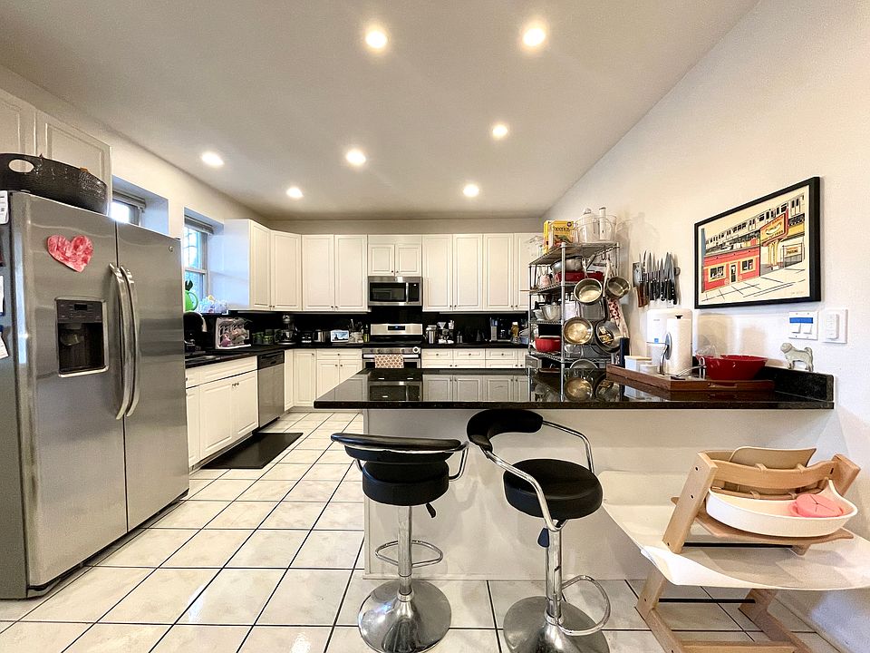 1st image of 2429 N Albany Ave #1