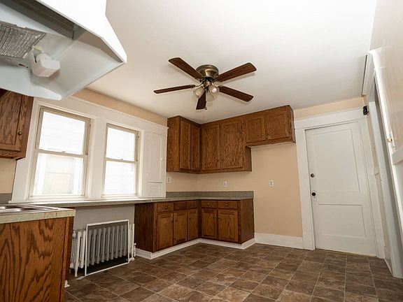 4th image of 105 Hedwig Ave