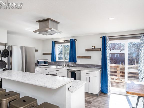 4th image of 528 Camino Del Rey