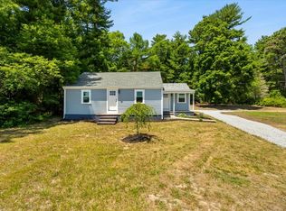 521 Marys Pond Rd, Rochester, MA 02770
