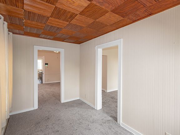 3rd image of 809 S 9th St