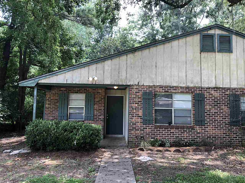 1st image of 2485 Chateau Ln