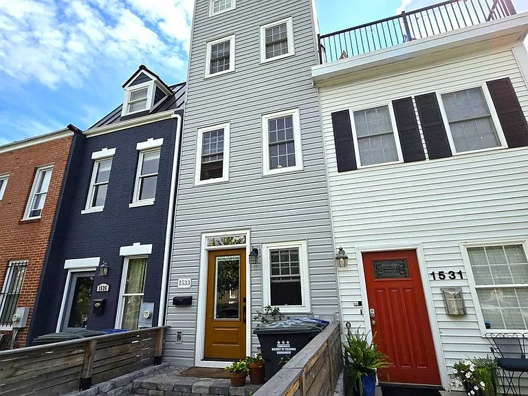 1533 A St NE — Photo 30