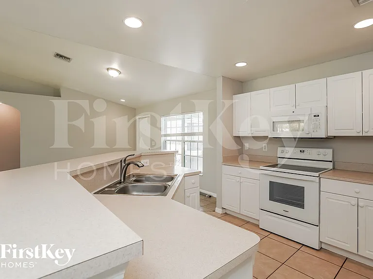 2821 45th St W — Photo 7