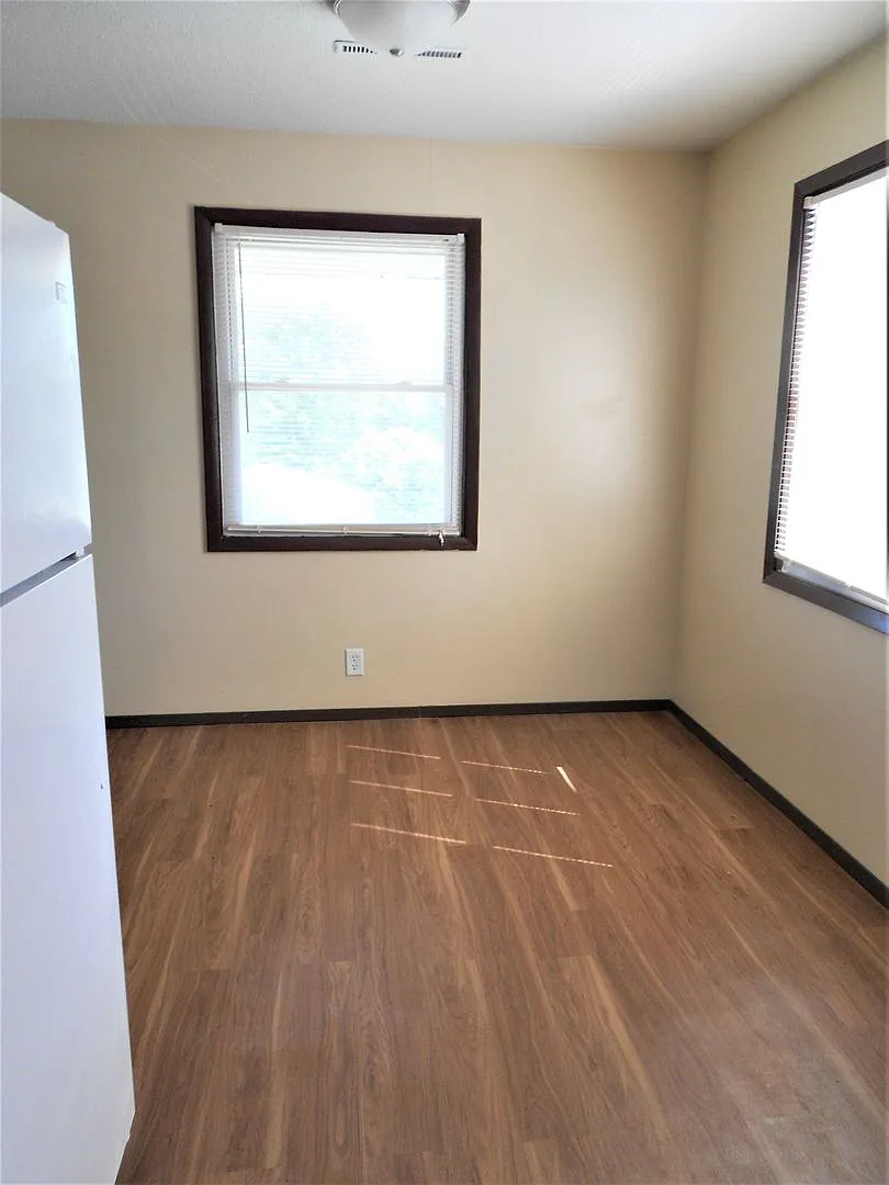 Central Avenue Apartments — Photo 3