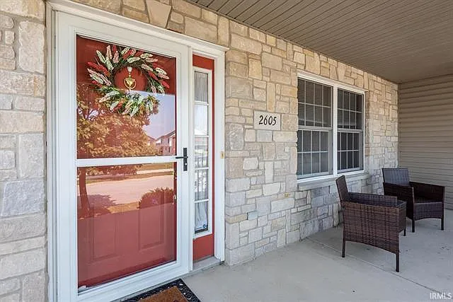 3 bed, 1302 sqft, $1,800 — Photo 2