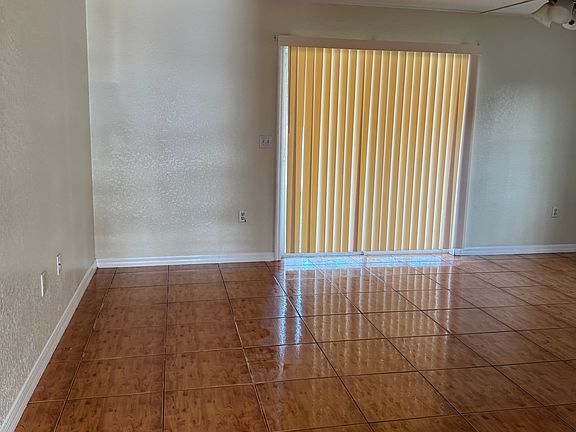 4th image of 774 Leopard Ct