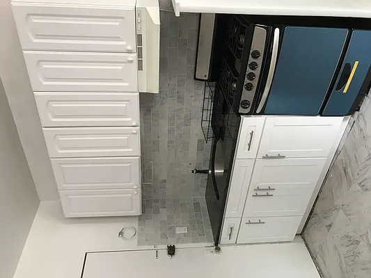 Rented by Chartwell Manhattan Realty | media 10