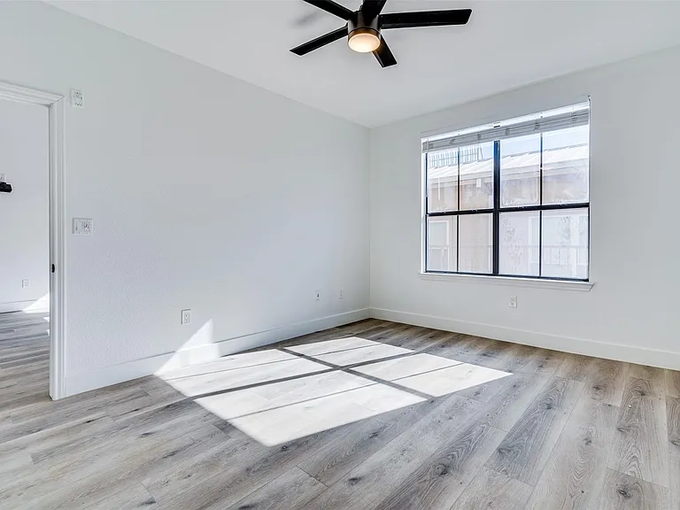 2505 San Gabriel St #600 — Photo 32