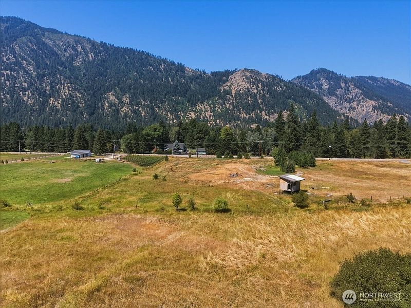 3rd image of 8237 E Leavenworth Road