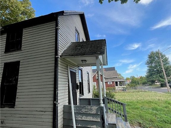 3rd image of 2314 E 101st St