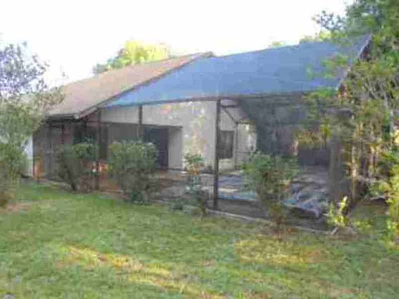 Pool enclosure