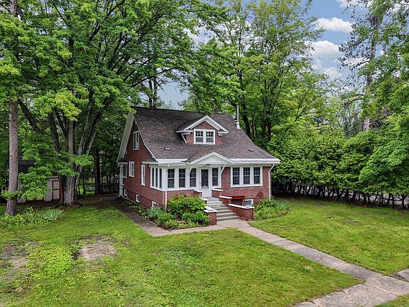 5th image of 1009 Brooks St