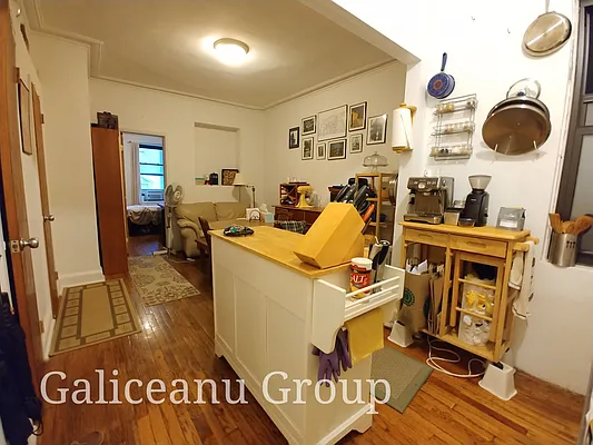 Rented by Lexington Real Estate Group | media 22