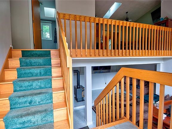 4th image of 38 Teakwood Dr W