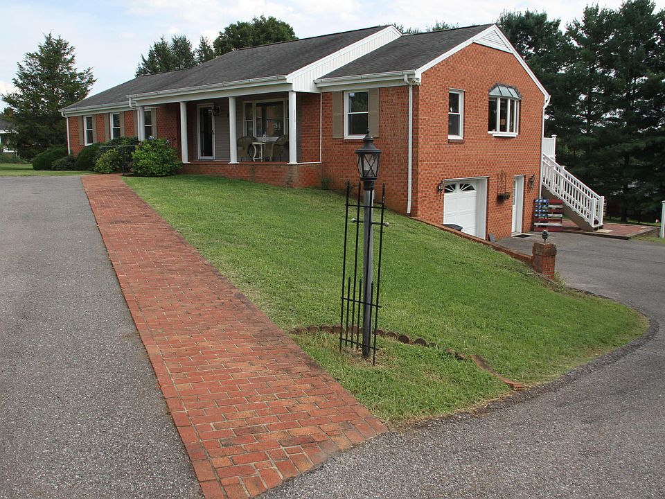 1st image of 134 Mockingbird Cir