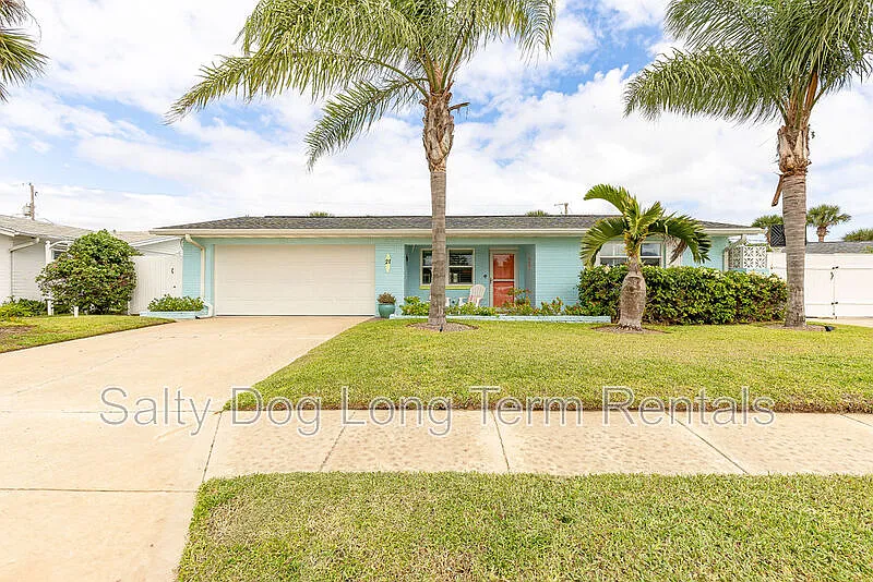3 bed, 3.0 bath, 2299 sqft, $2,850 — Photo 1