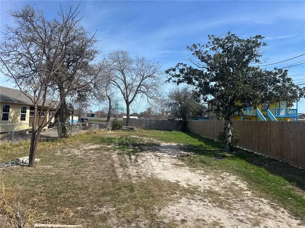 814 18th St, Corpus Christi, TX 78405