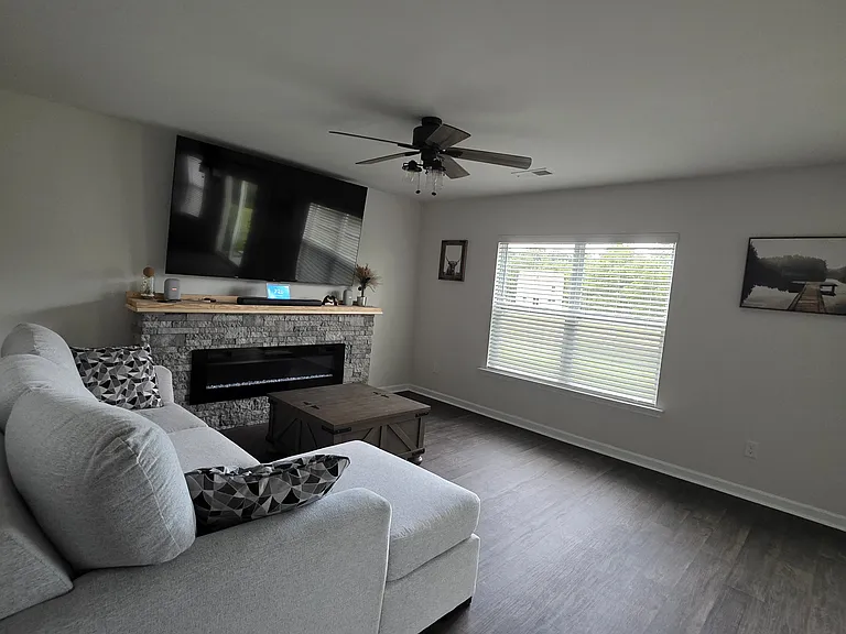 84 Madelyn Dr — Photo 4